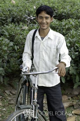 Poverty and lack of education shackled most of these people on the tea gardens. The only way out for Aarush was an education, enabling him to get a better job outside the tea fields