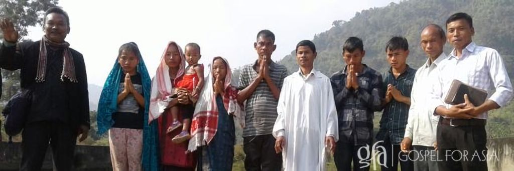 Gospel for Asia – Discussing the isolation Panmoli & his family experienced, the comfort of God's Word, & the national missionaries who bring unity & peace.